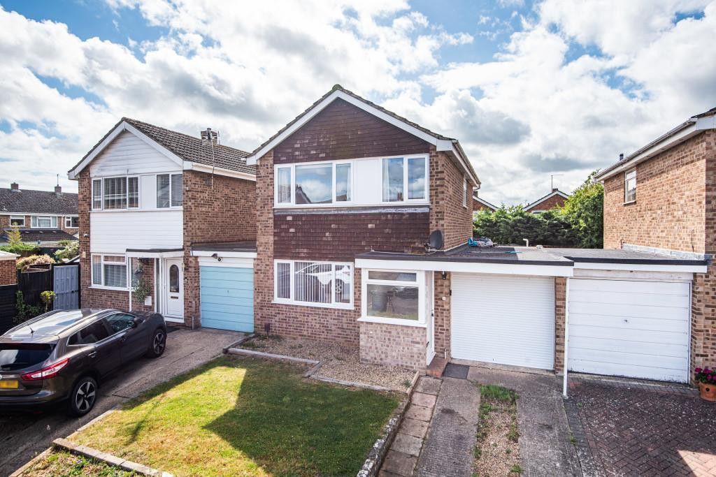 3 bed linkdetached house for sale in Windrush Way, Abingdon OX14 Zoopla