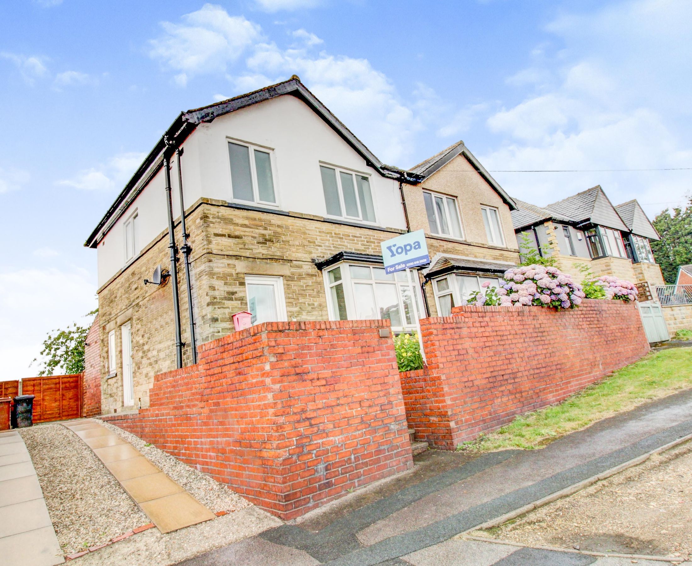 3 bed semidetached house for sale in Royston Hill, East Ardsley