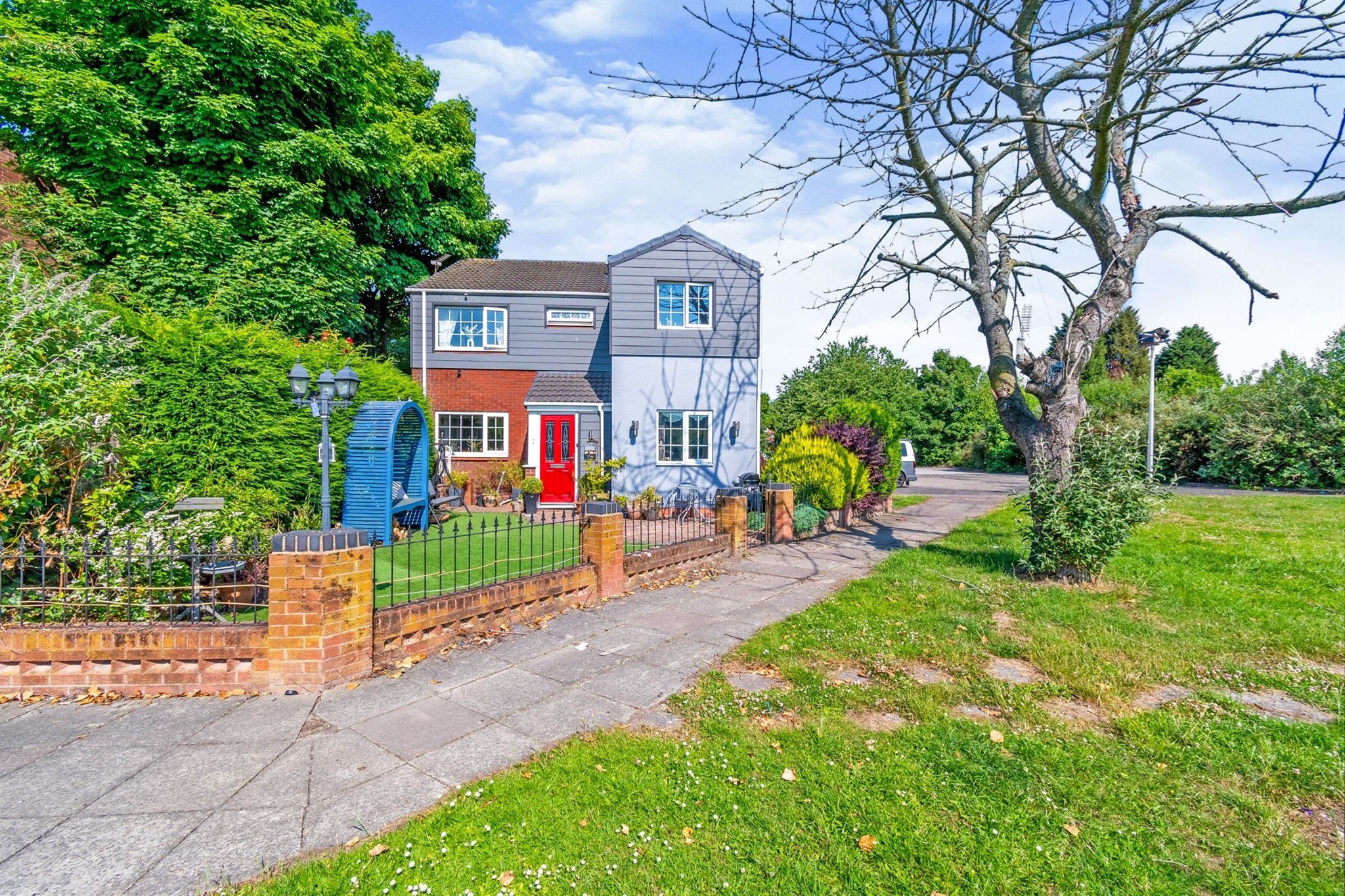 6 bed detached house for sale in Holman Close, Willenhall WV13 Zoopla