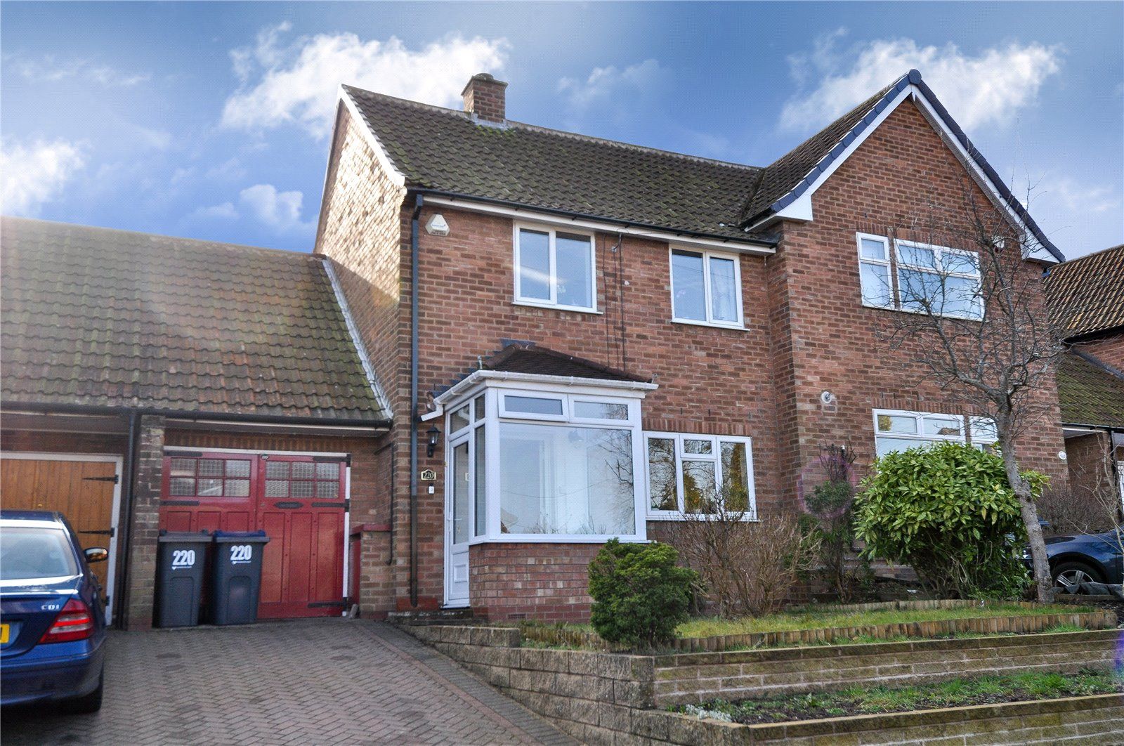 3 bed semidetached house to rent in Green Meadow Road, Birmingham