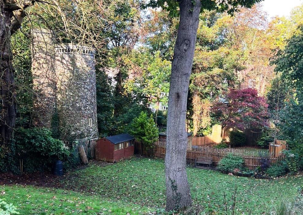 2 bed flat to rent in Susans Wood, Chislehurst BR7 Zoopla