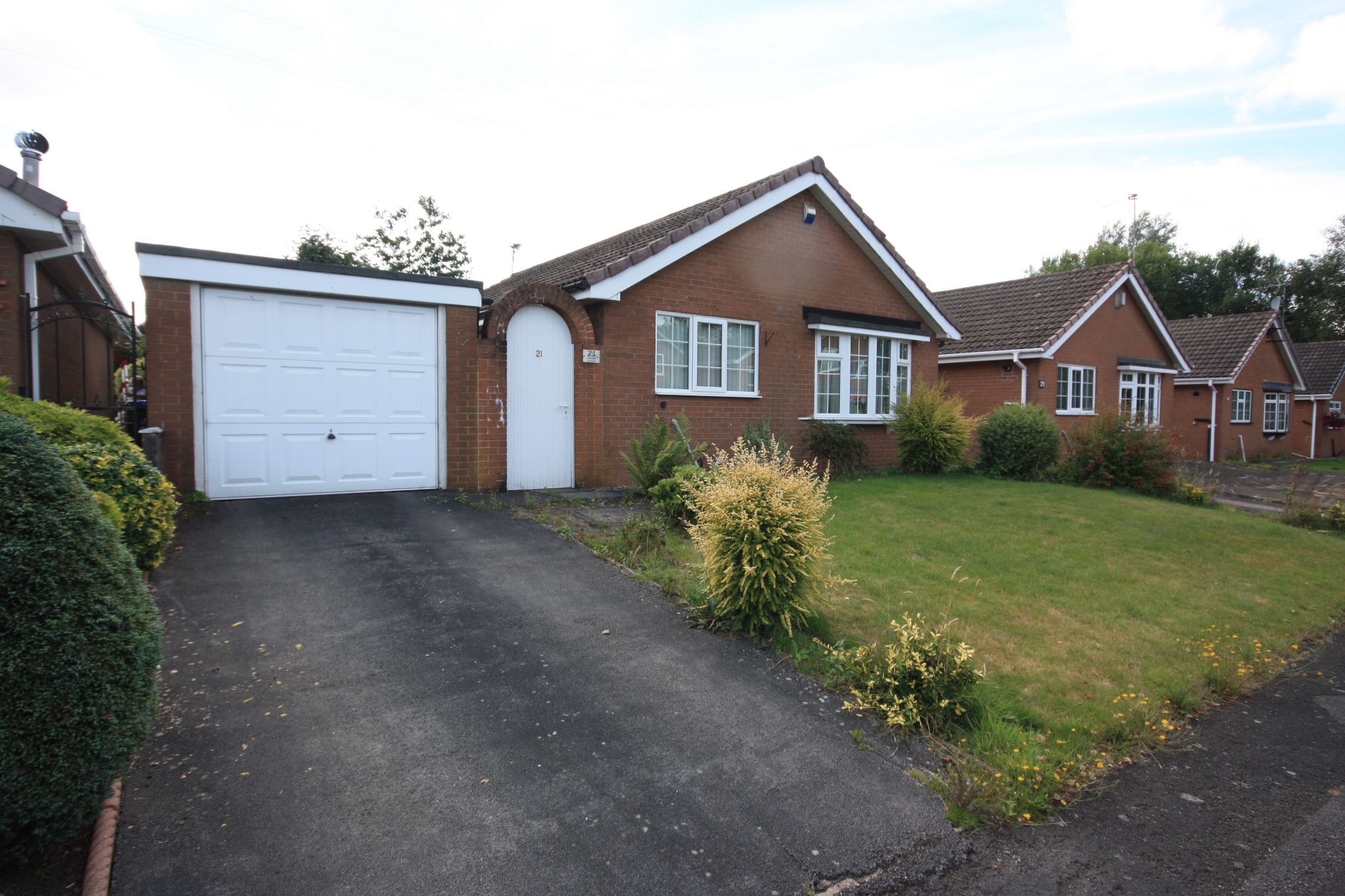 2 bed detached bungalow for sale in Orkney Avenue, Packmoor, StokeOn