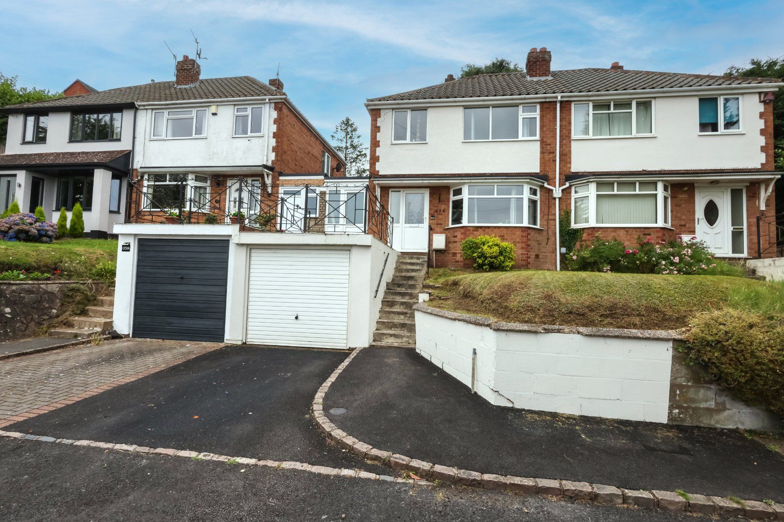 3 bed semidetached house for sale in Birmingham Road, Lickey End