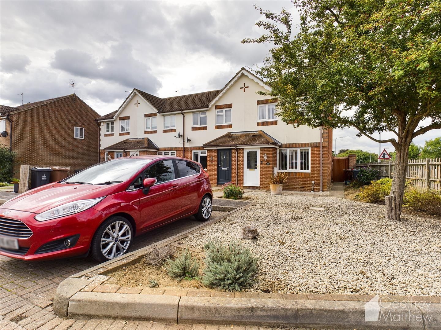 2 bed end terrace house for sale in Knights Templars Green, Chells