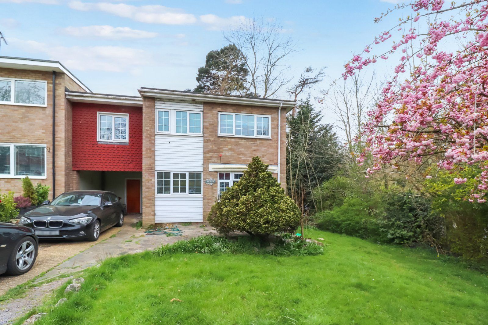 On The Hill, Watford WD19  