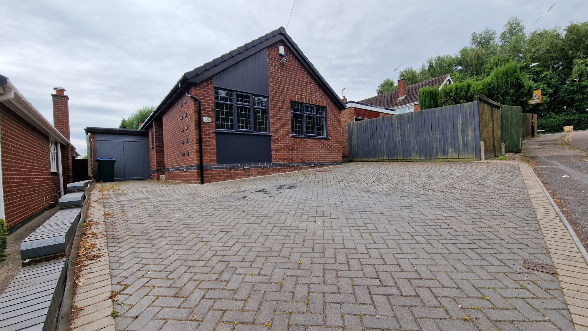 3 bed detached bungalow to rent in Trossachs Road, Eastern Green