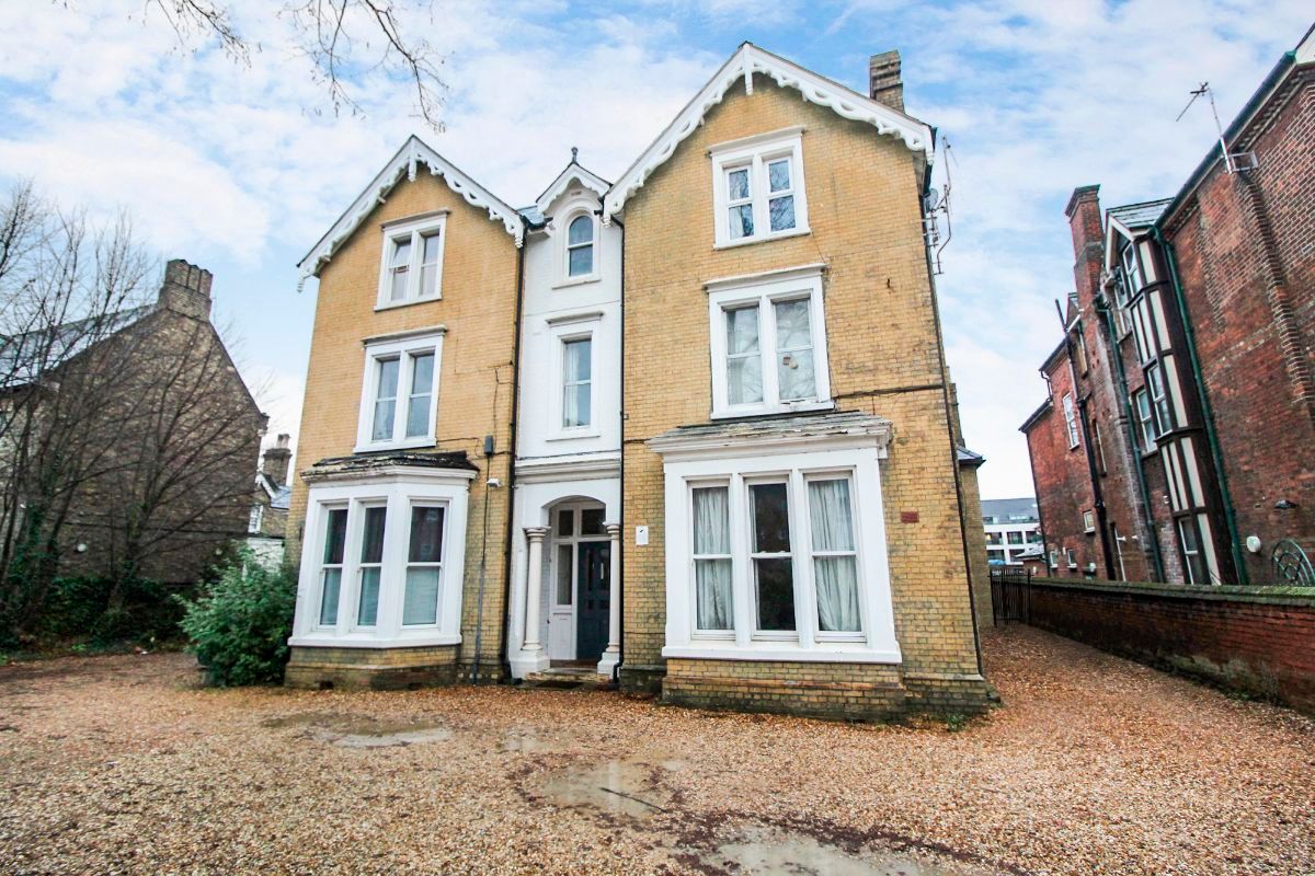 1 bed flat for sale in Ashburnham Road, Bedford MK40 Zoopla