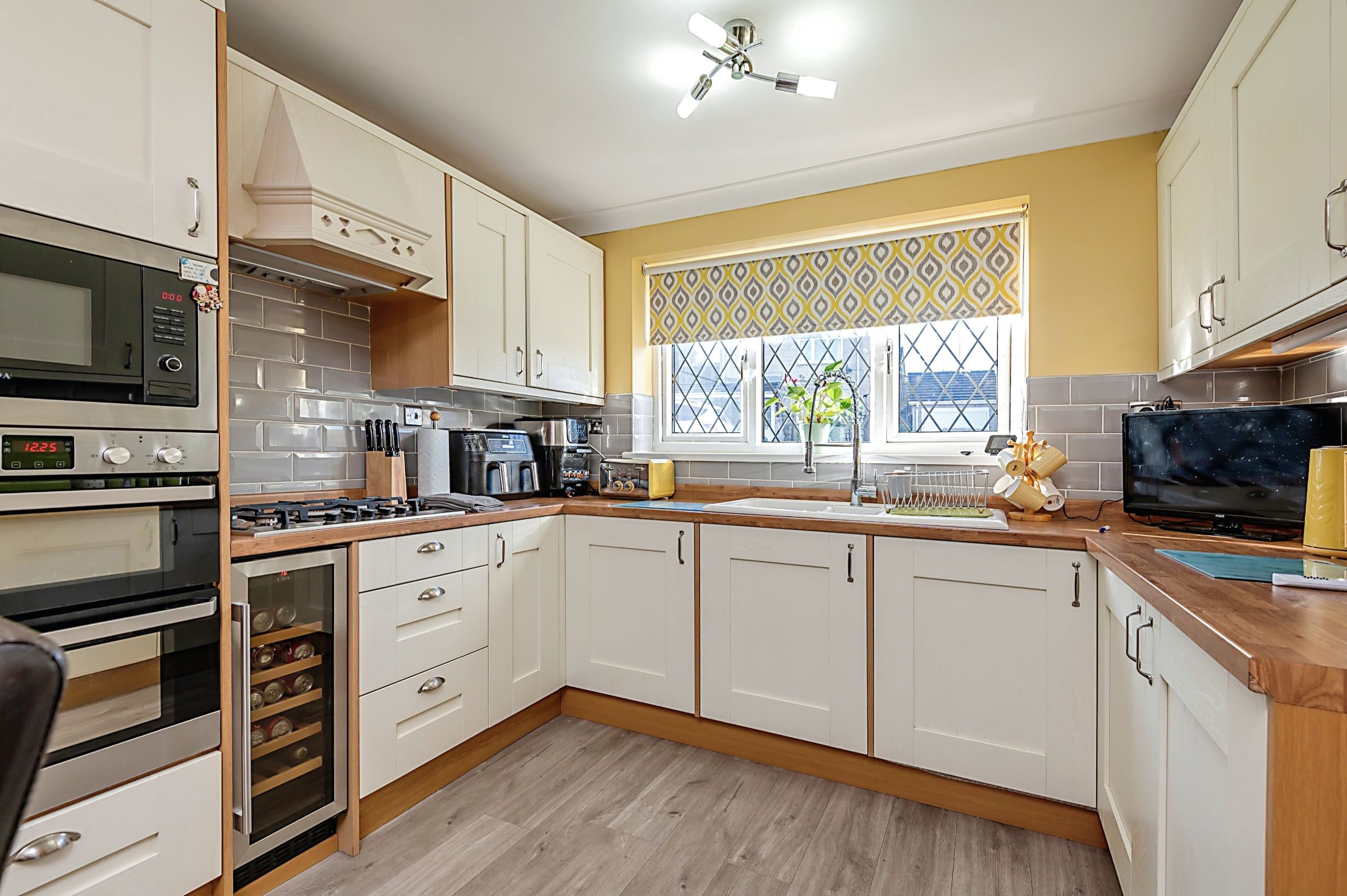 4 bed linkdetached house for sale in Millstone Rise, Liversedge WF15