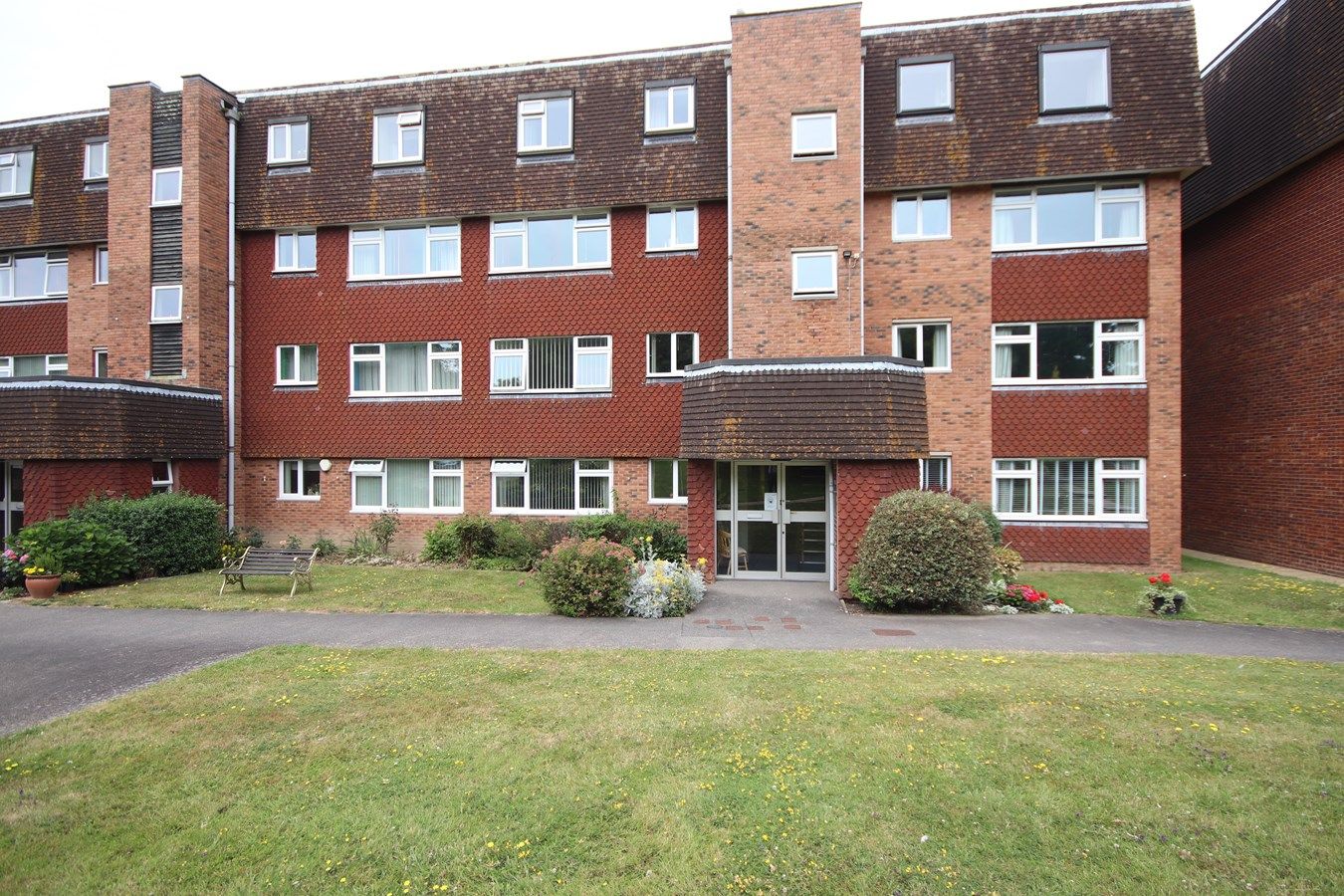 2 bed property for sale in St Marks Close, Bexhill, East Sussex TN39