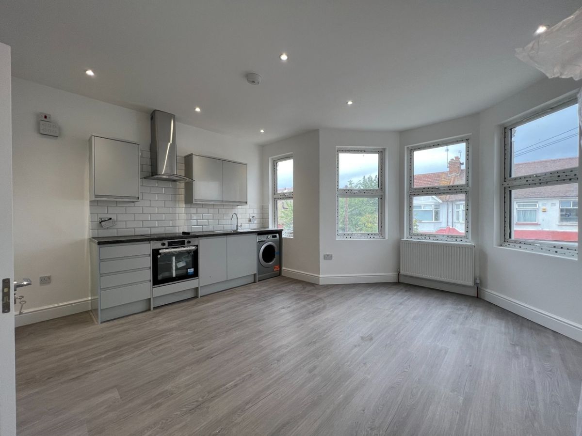 3 bed flat to rent in Downhills Park Road, London N17 Zoopla