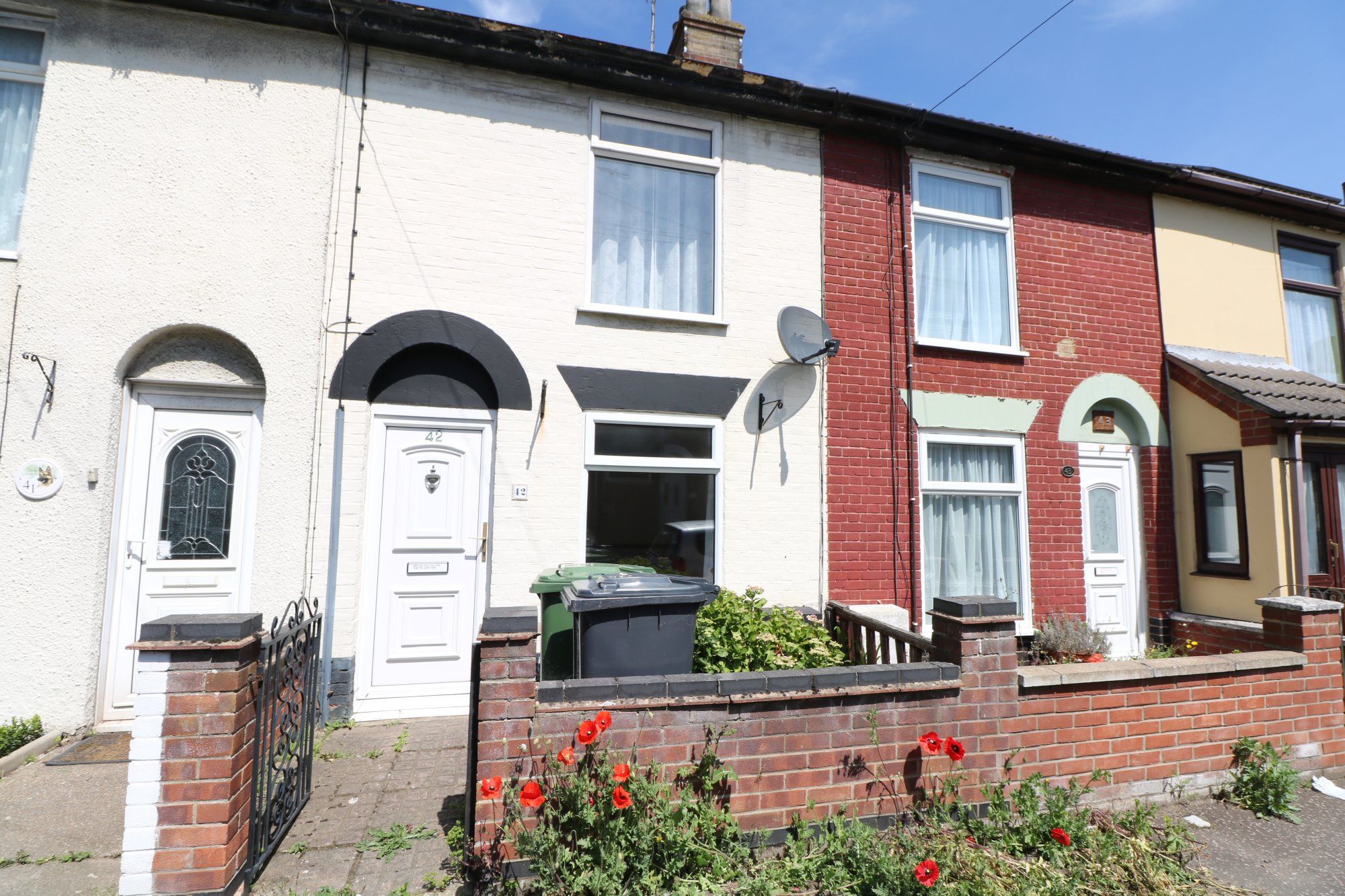 2 bed terraced house to rent in Lower Cliff Road, Gorleston, Great