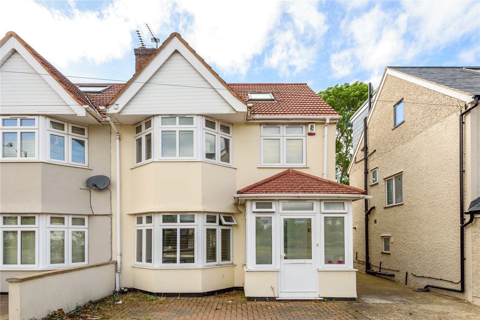 4 bed semidetached house for sale in Camrose Avenue, Edgware