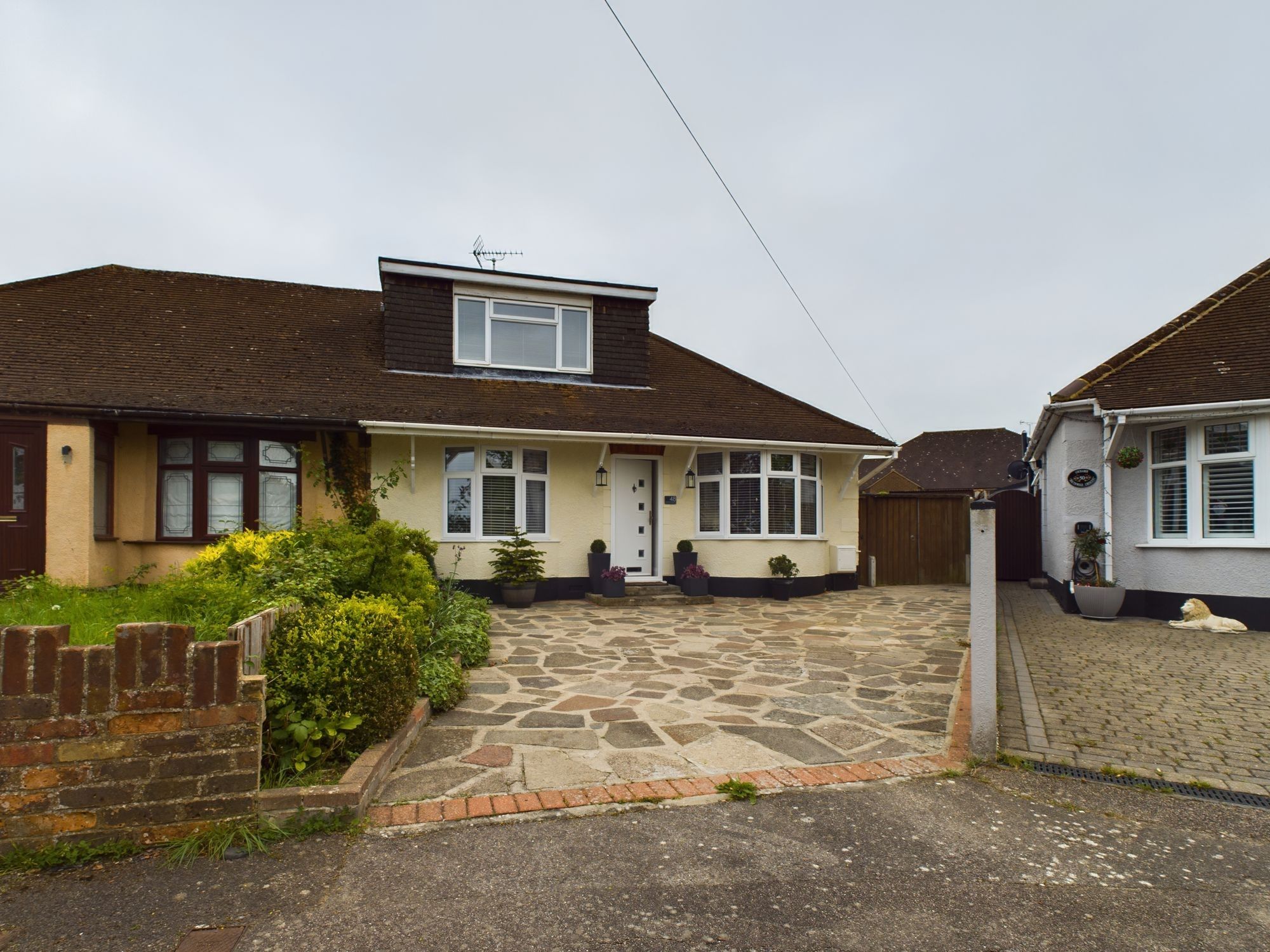 4 bed semidetached house for sale in Southwold Crescent, Benfleet SS7 Zoopla