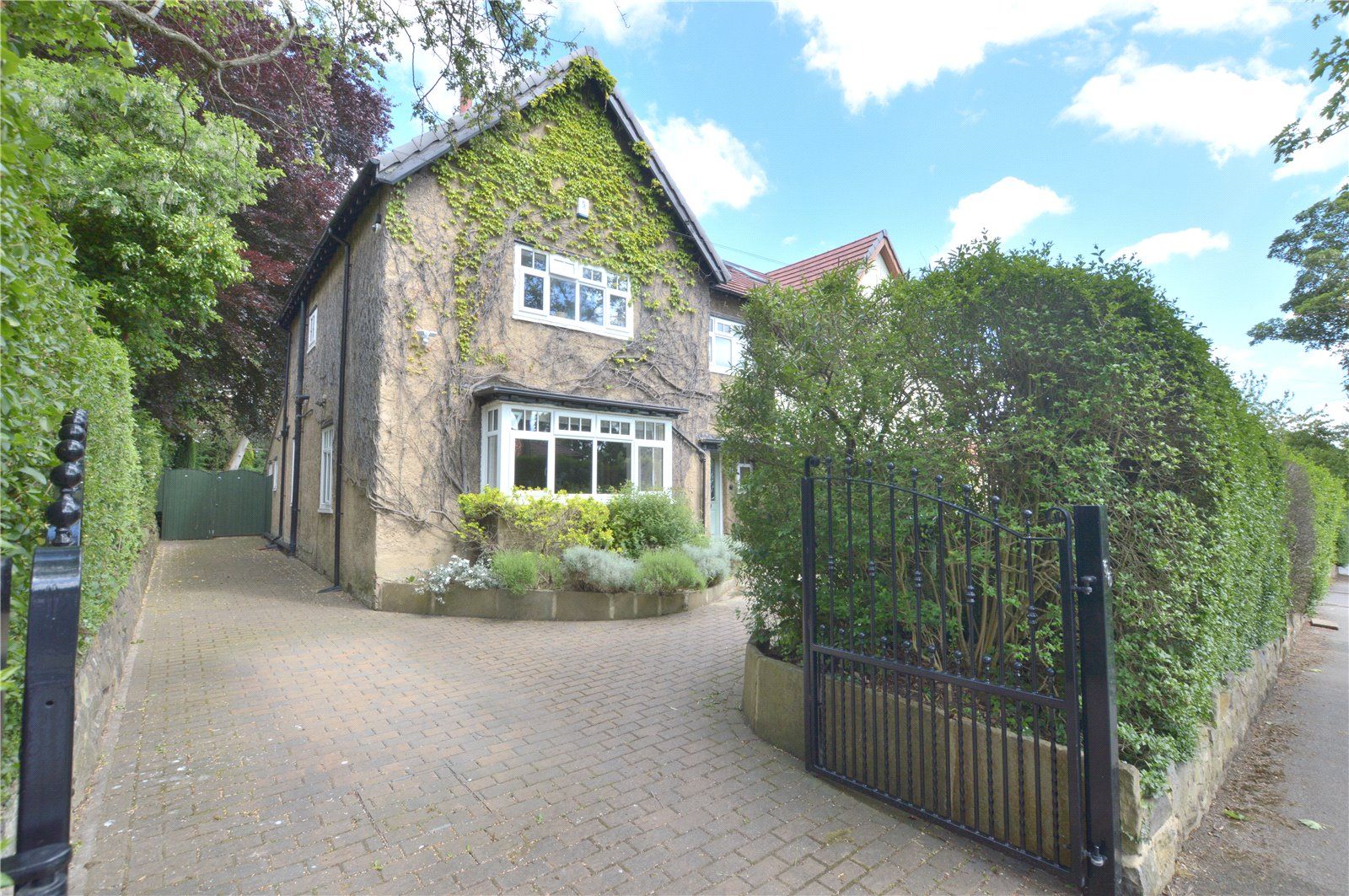 4 bed semidetached house for sale in Gledhow Wood Road, Roundhay