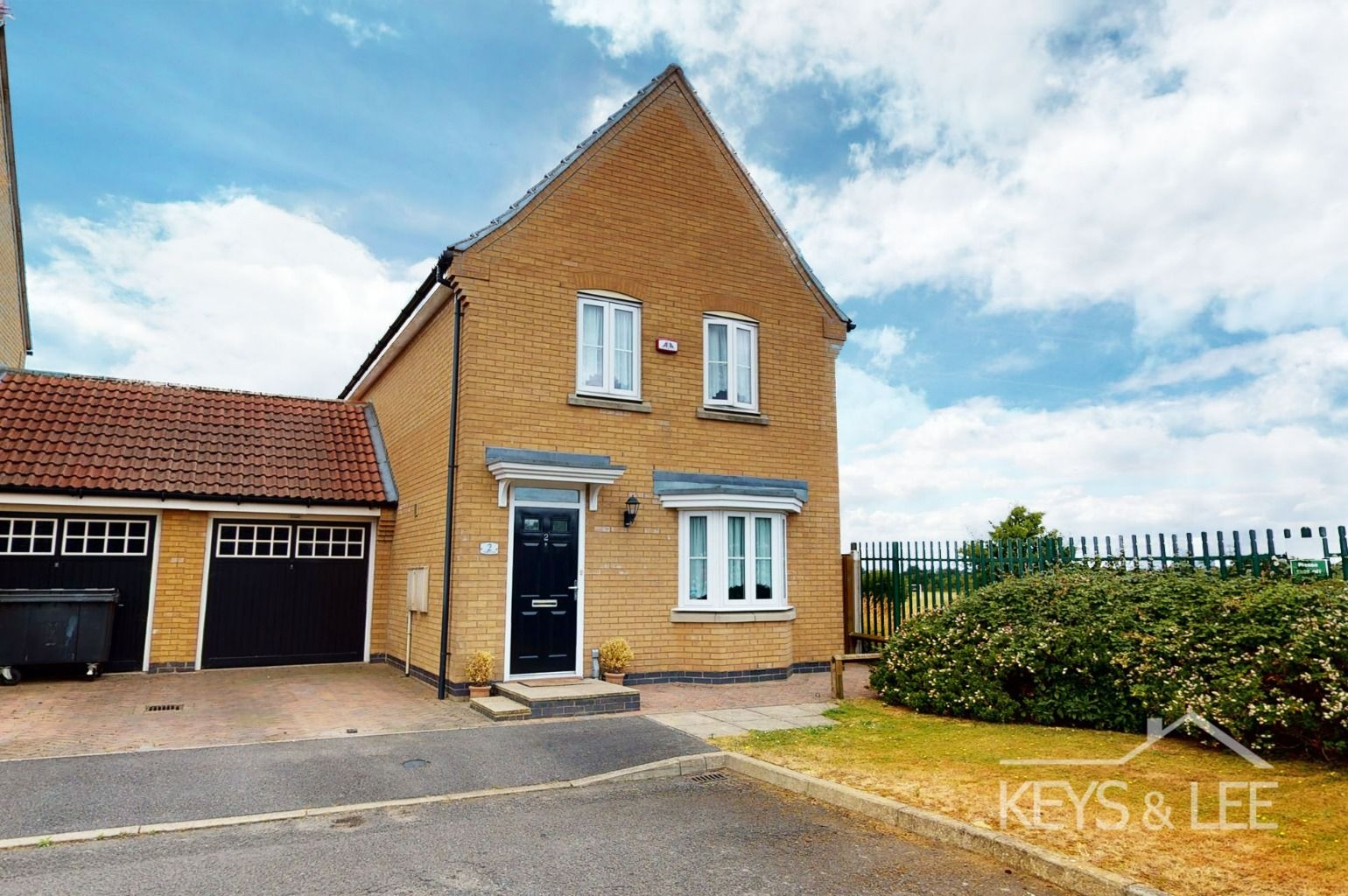 3 bed detached house for sale in Litten Close, Collier Row, Romford RM5 Zoopla