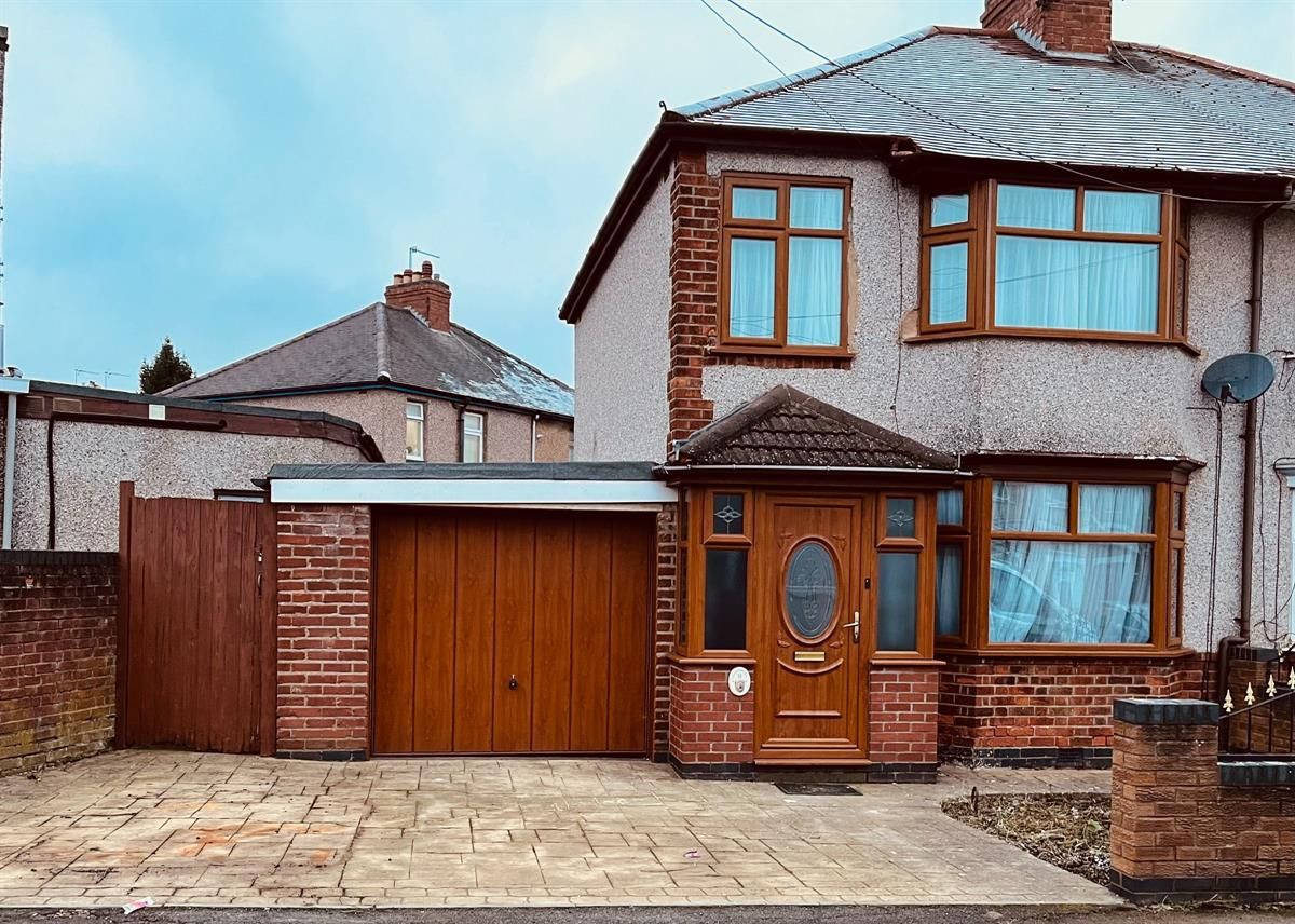 3 bed semidetached house to rent in Wyken Grange Road, Coventry CV2