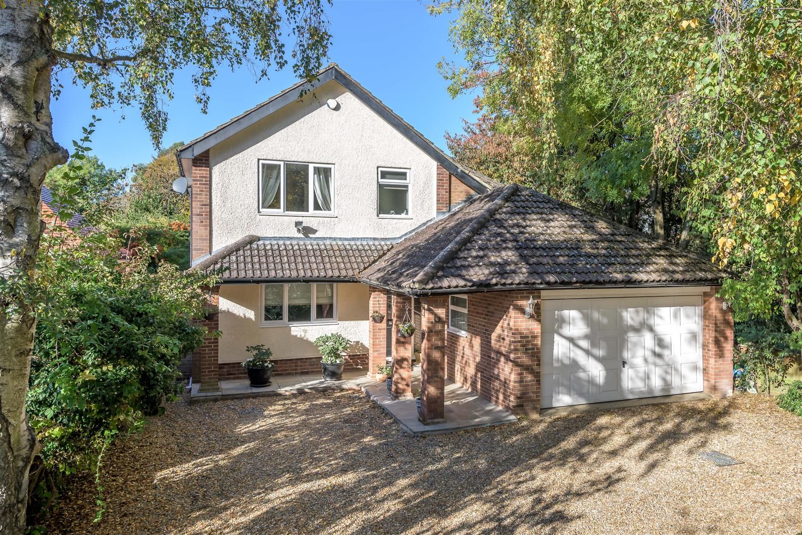 4 bed detached house for sale in Kimbolton Road MK41 Zoopla