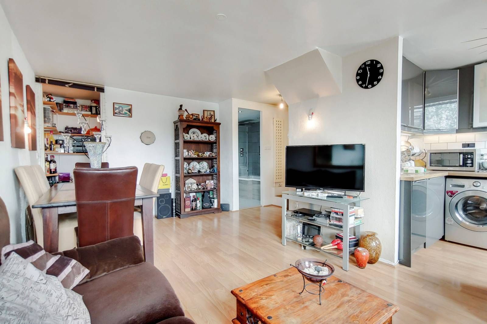 Upper Gulland Walk, Islington, London N1  