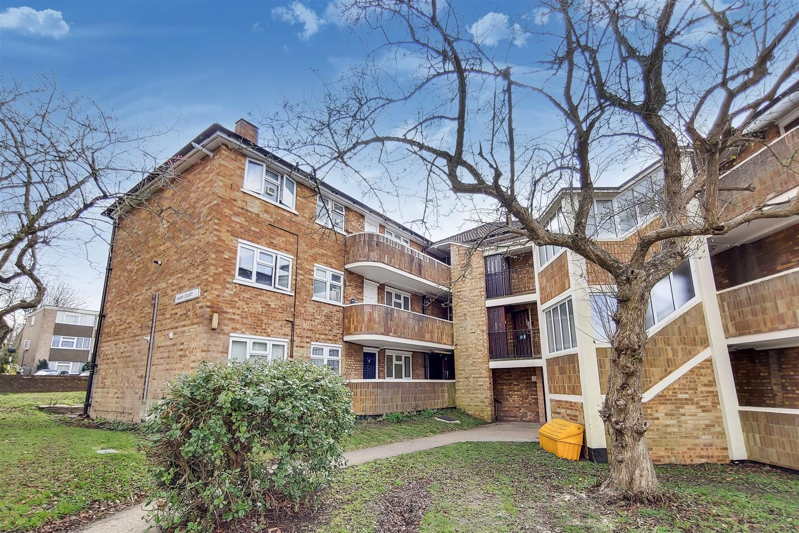 Swan Court High Road Whetstone N20