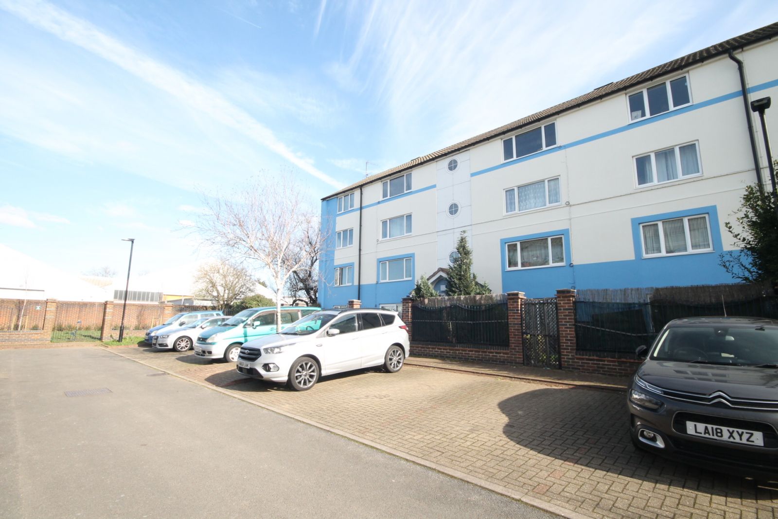 2 bed flat for sale in Harlech Gardens, Heston, Hounslow TW5 Zoopla