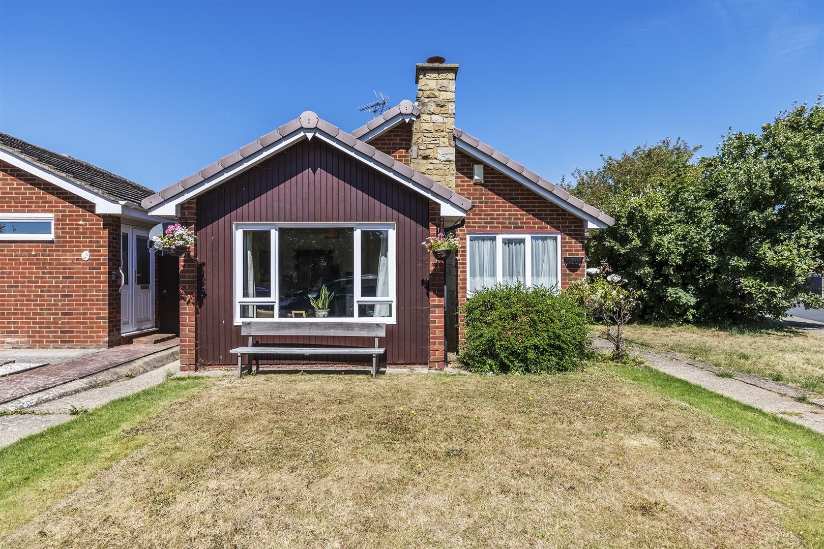 2 bed detached bungalow for sale in Wells Way, Faversham ME13 Zoopla