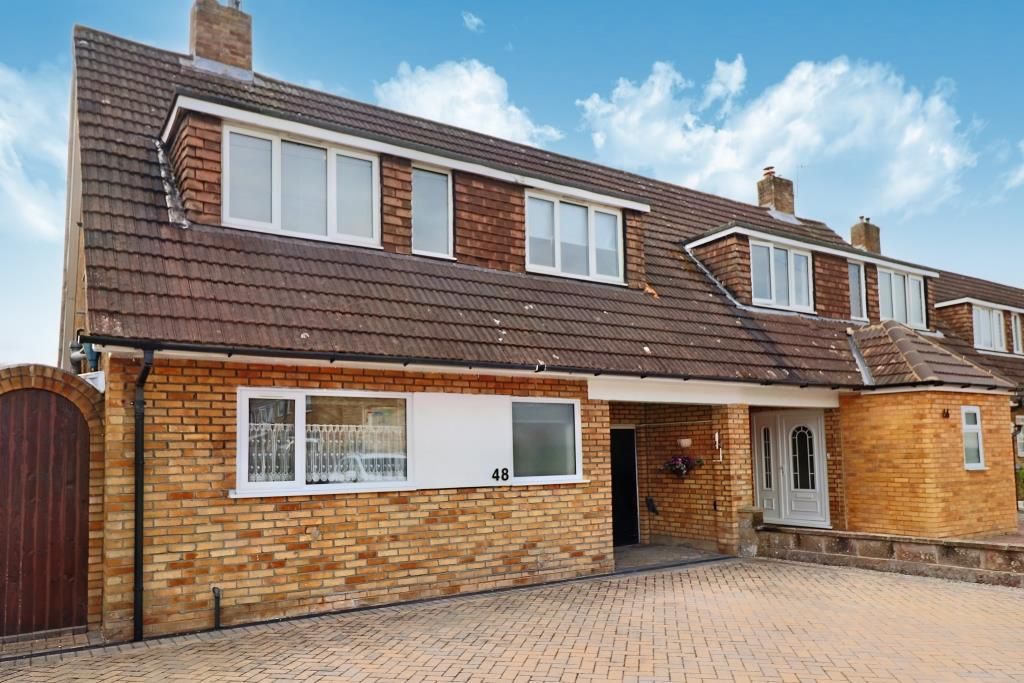 3 bed semidetached house for sale in Anglesey Avenue, Farnborough GU14