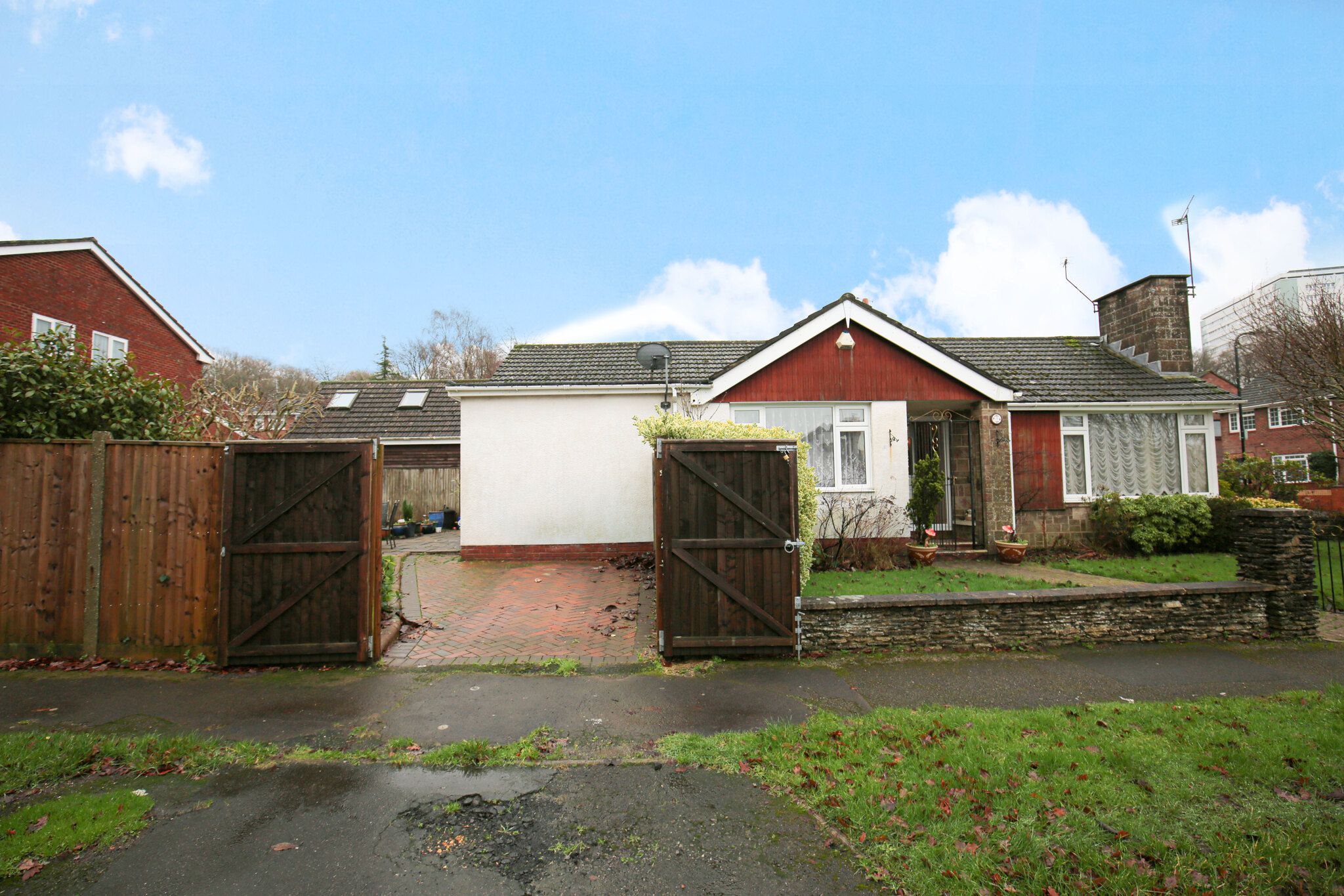 2 bed detached bungalow for sale in Ellis Road, Southampton SO19 Zoopla