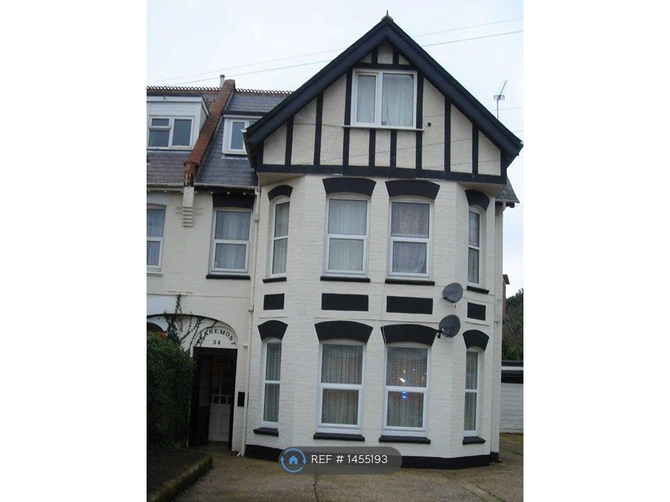 Room to rent in Alumhurst Road, Bournemouth BH4 Zoopla
