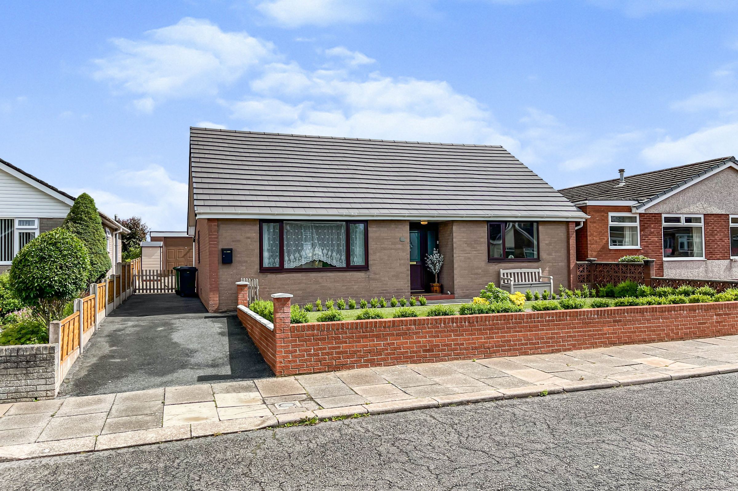 3 bed detached bungalow for sale in Suttle Close, Carlisle CA2 Zoopla