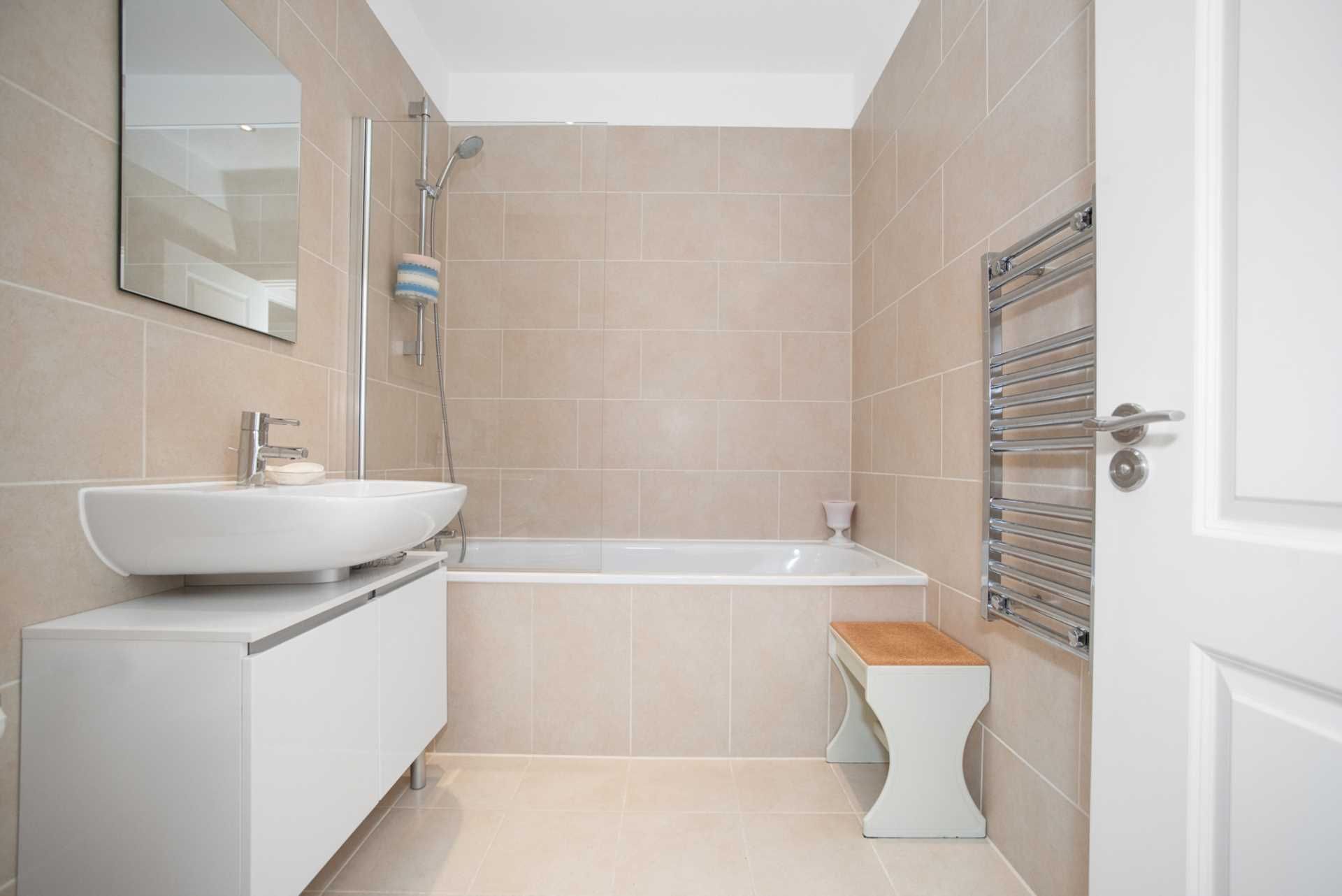 Whittington Apartments, 46 East Arbour St E1