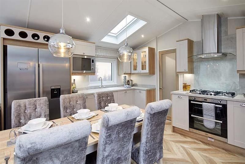 2 bed mobile/park home for sale in Loggans Rd, Upton Towans, Hayle