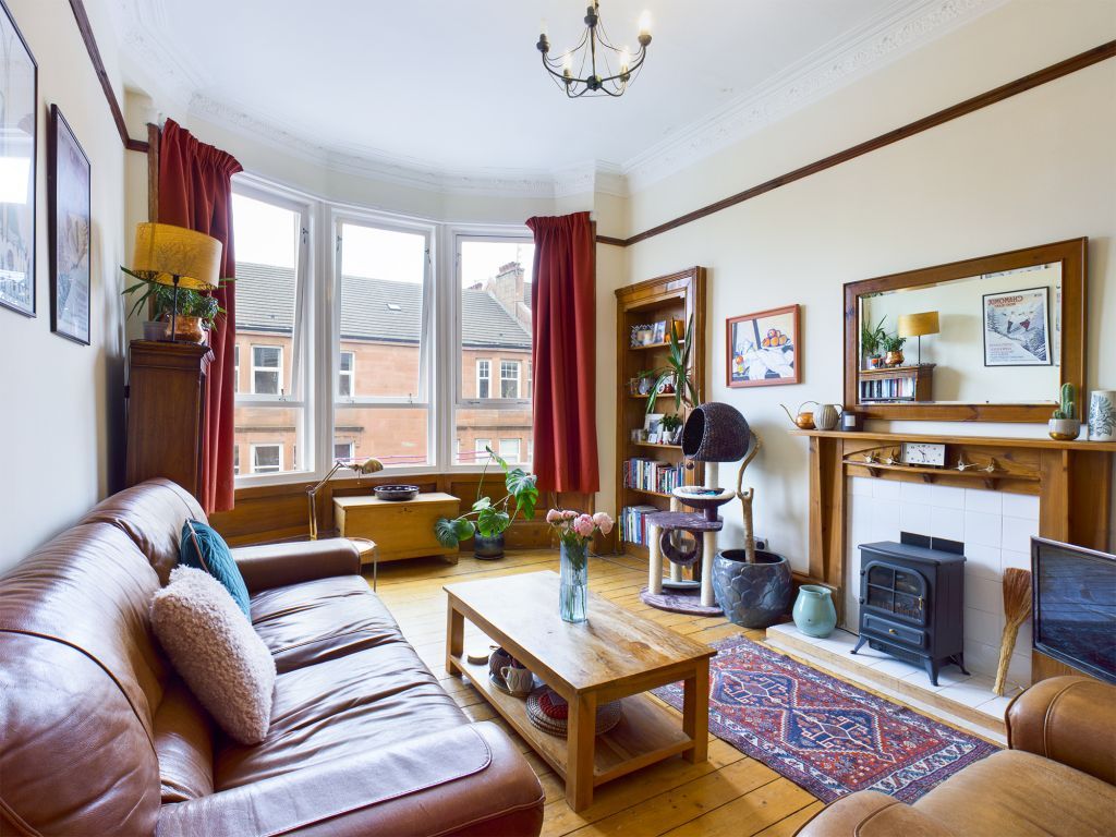 2/3, 32 Dowanhill Street, Hillhead, Glasgow G11  