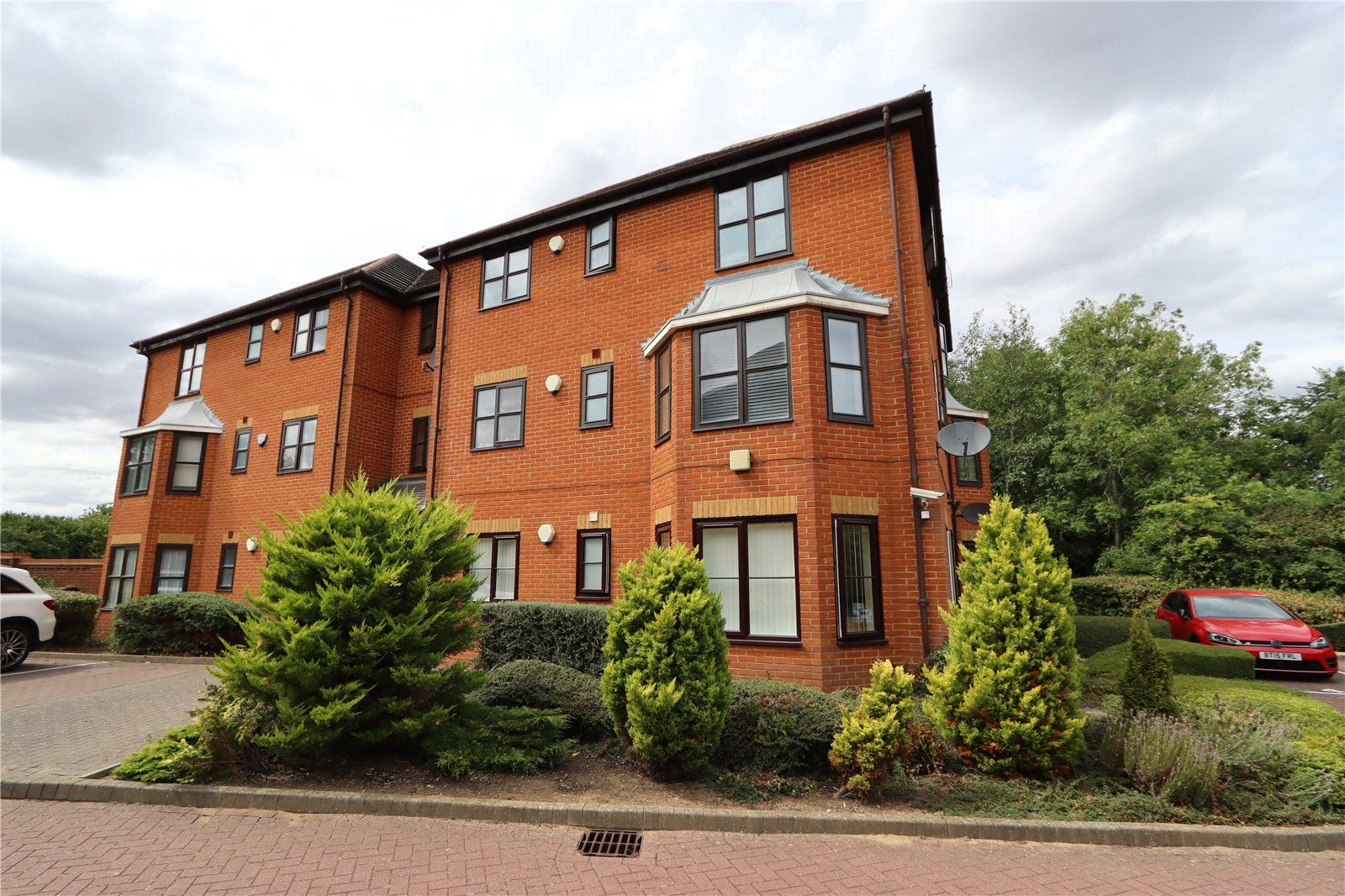 2 bed flat for sale in St Abbs Court, Tattenhoe, Milton Keynes, Bucks
