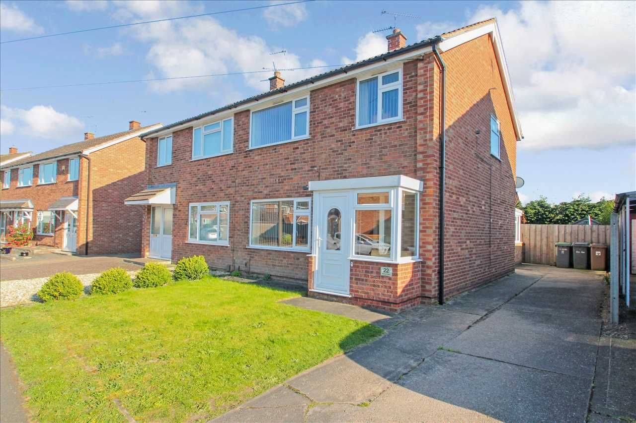 3 bed semidetached house for sale in Monsal Dale, North Hykeham