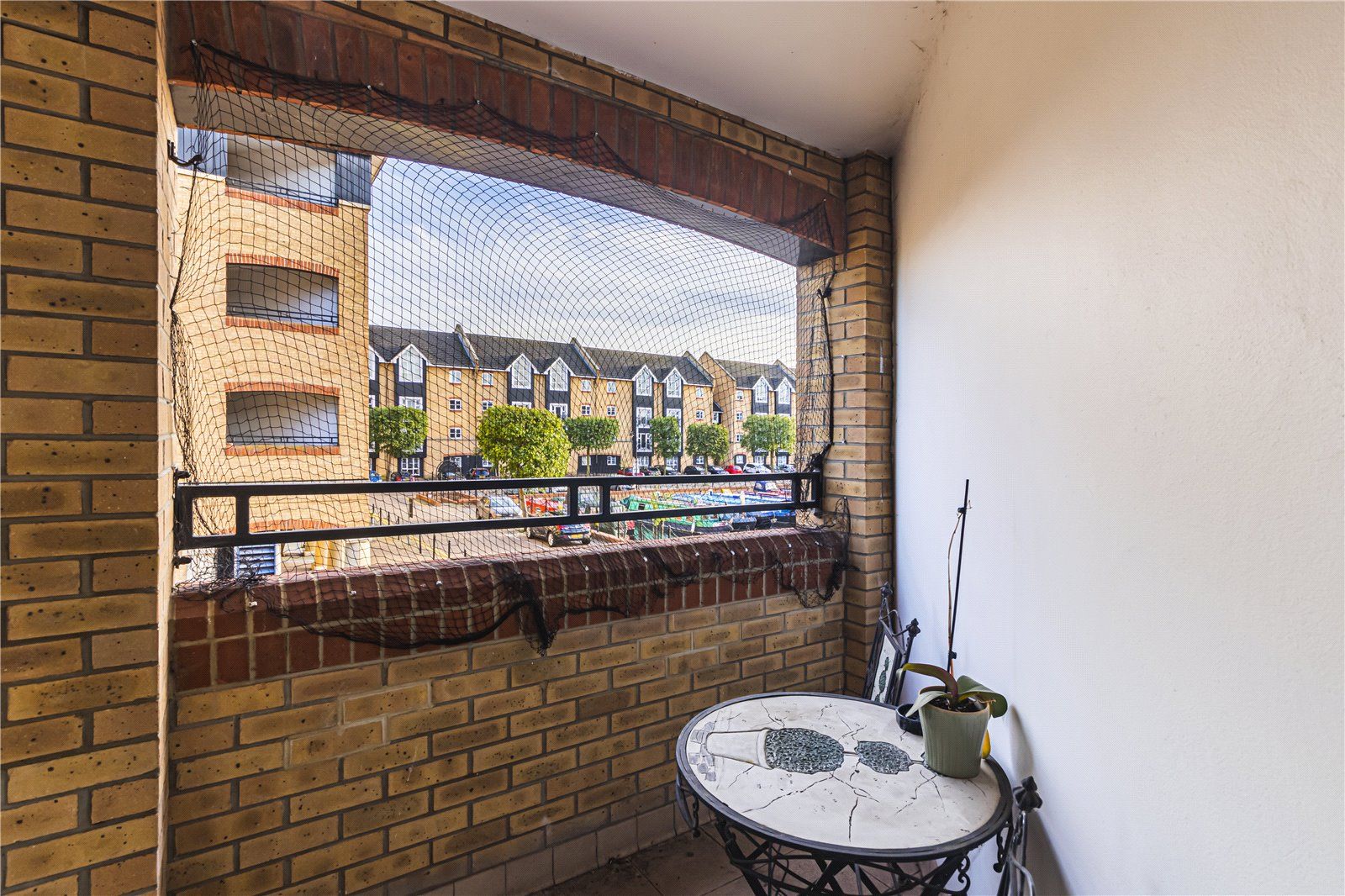 2 bed flat for sale in Evans Wharf, Apsley Lock, Hemel Hempstead