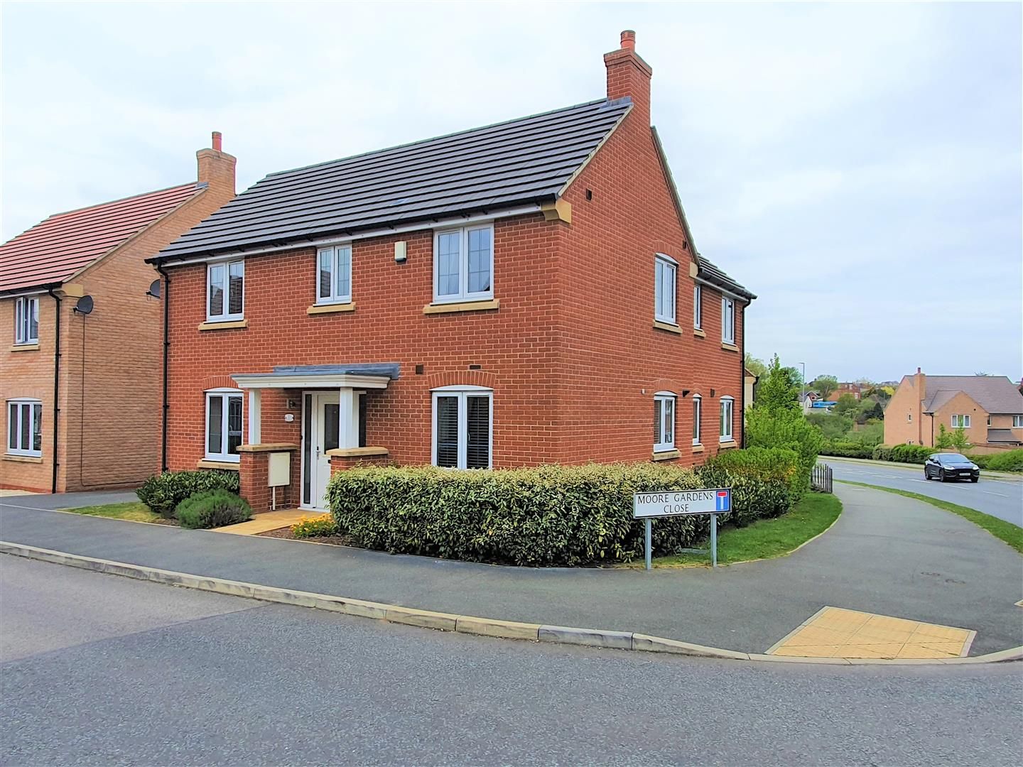 4 bed detached house for sale in Moore Gardens Close, Rothley
