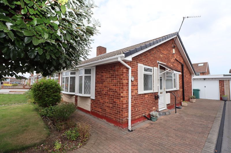 2 bed semidetached bungalow for sale in Spruce Road, Woodlands Estate