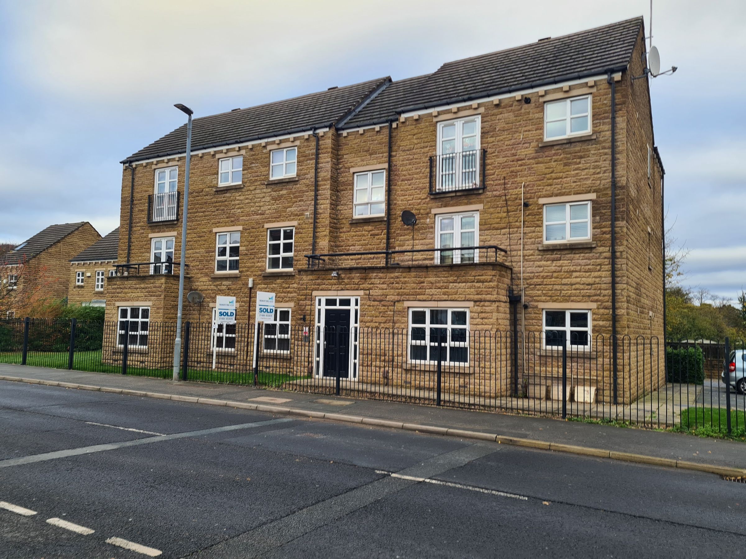 2 bed flat for sale in 1 Drysdale Fold, Huddersfield, West Yorkshire