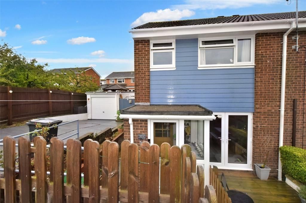 3 bed end terrace house for sale in Vansittart Drive, Exmouth, Devon