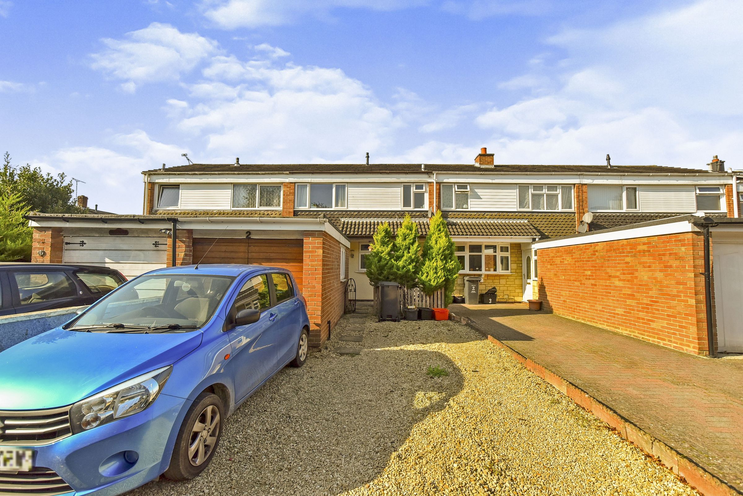4 bed terraced house for sale in Raybrook Crescent Rodbourne, Swindon