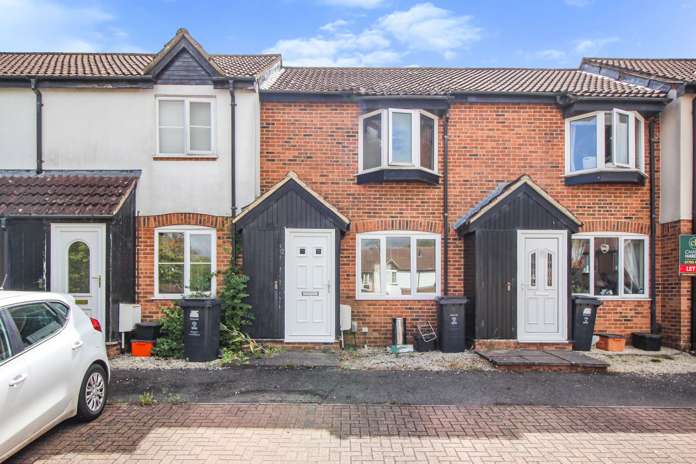 2 bed terraced house to rent in Lowes Close, Sparcells, Swindon SN5