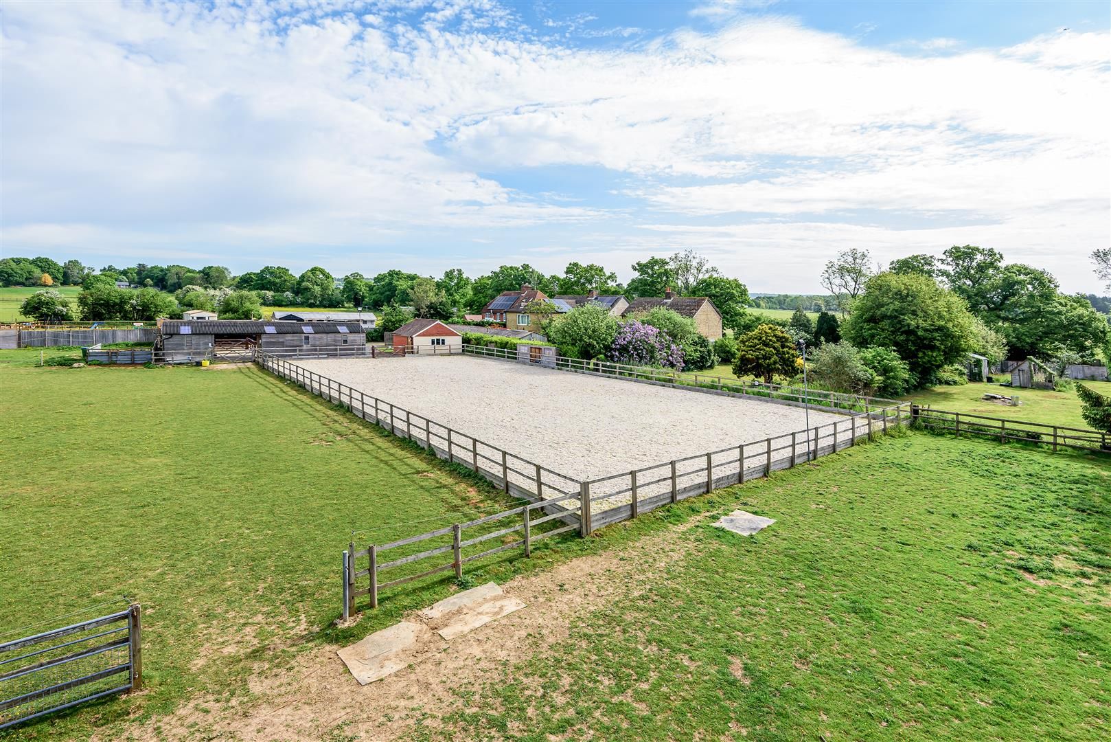 3 bed equestrian property for sale in Hurst Lane, Charing Heath