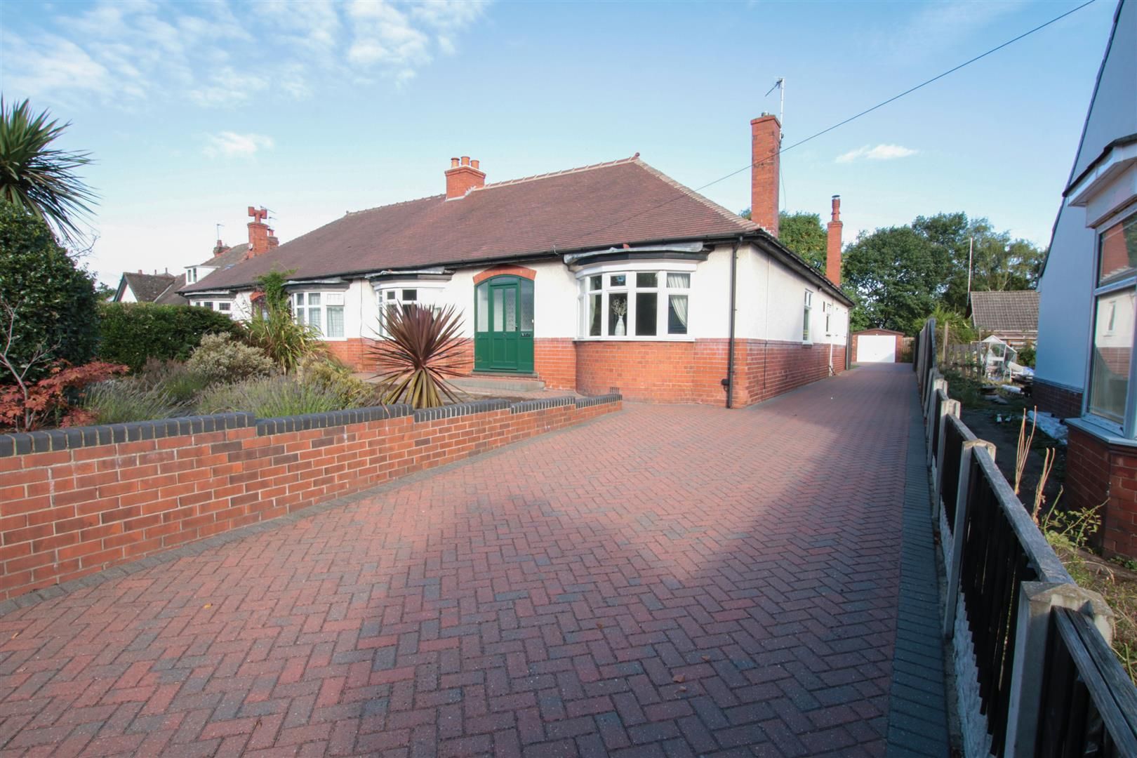 3 bed semidetached bungalow for sale in Cantley Lane, Cantley