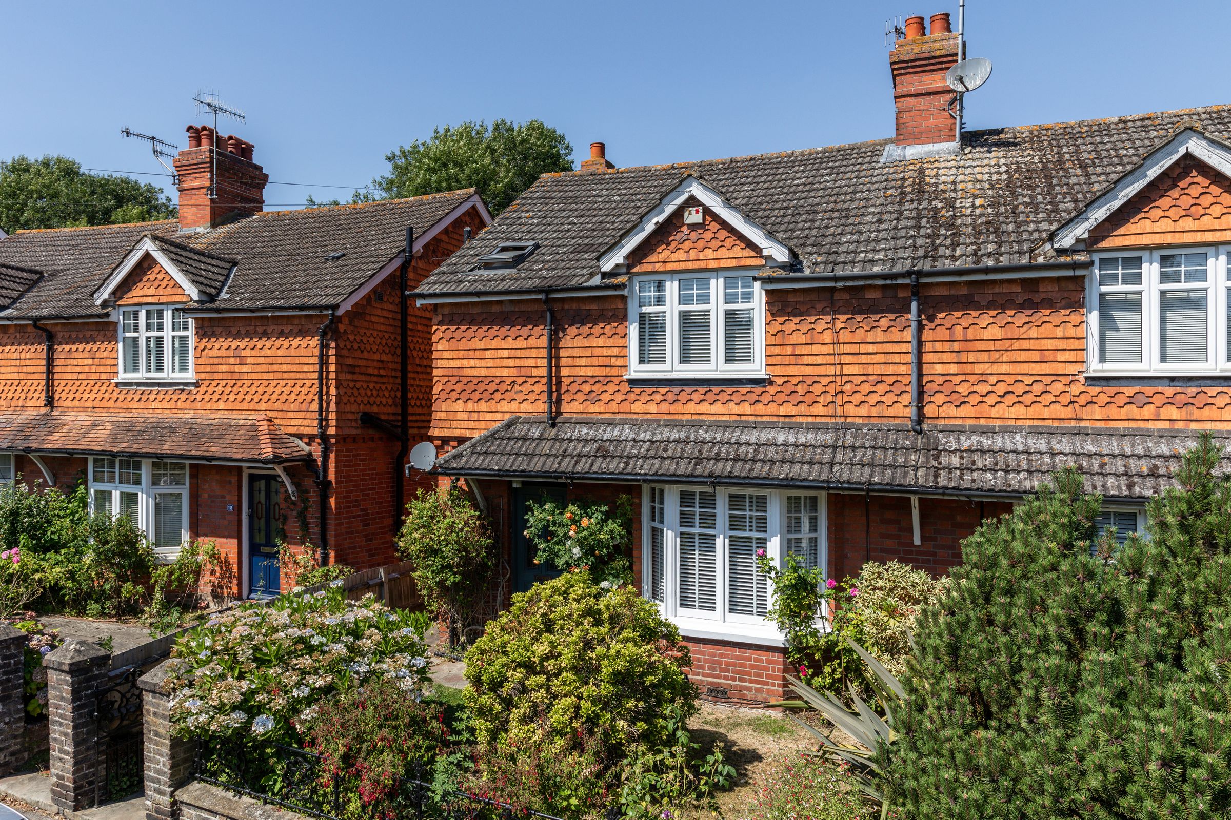 3 bed semidetached house for sale in Vicarage Road, Lingfield RH7 Zoopla