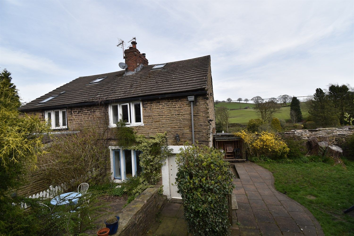 3 bed semidetached house for sale in Moor End Road, Mellor, Stockport