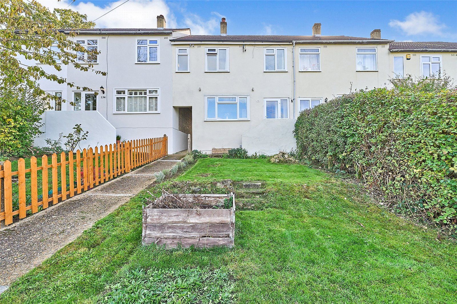 4 bed terraced house for sale in Mount Road, Chessington KT9 Zoopla