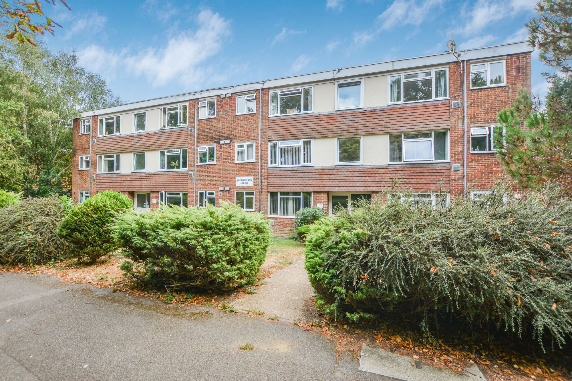 2 bed flat for sale in Quantock Drive, Ashford TN24 Zoopla