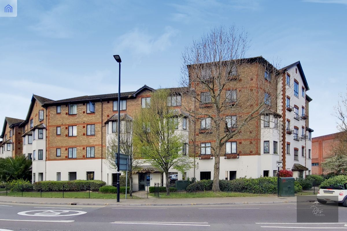 1 bed flat for sale in Juniper Court, Hanworth Road, Hounslow TW3 Zoopla