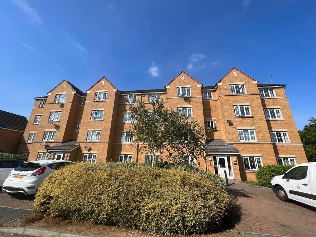 2 bed flat to rent in Henley Road, Bedford MK40 Zoopla