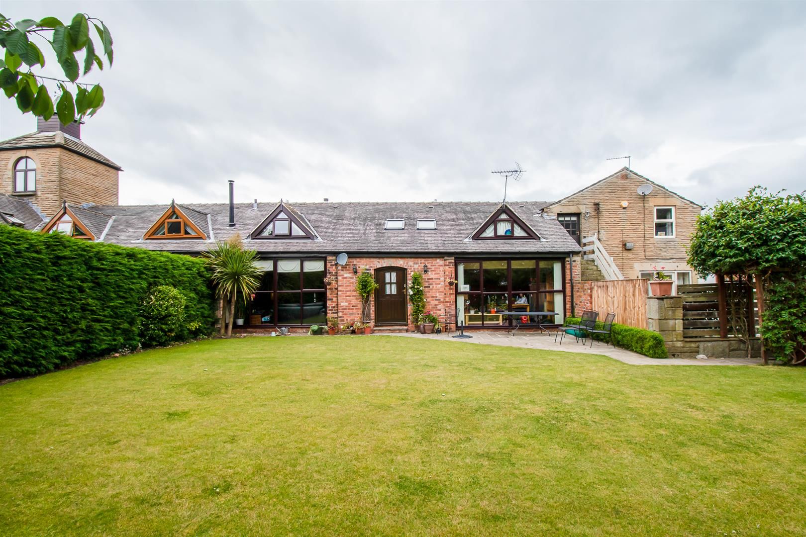 4 bed cottage for sale in Leeds Road, Lofthouse, Wakefield WF3 Zoopla